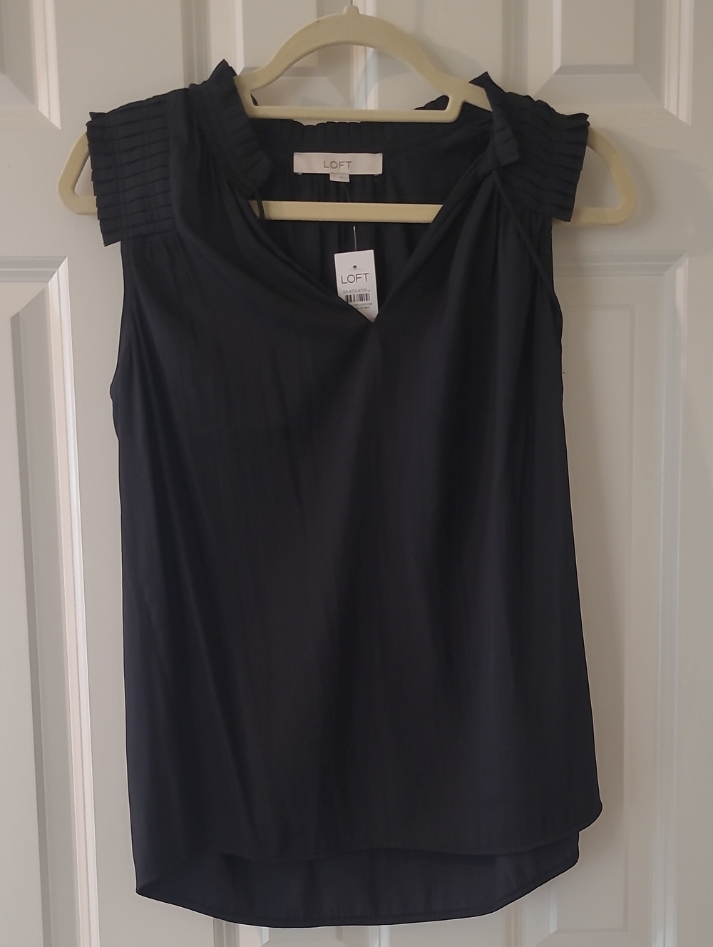 NWT LOFT Navy Sleeveless V-Neck Blouse with Pleated Shoulders